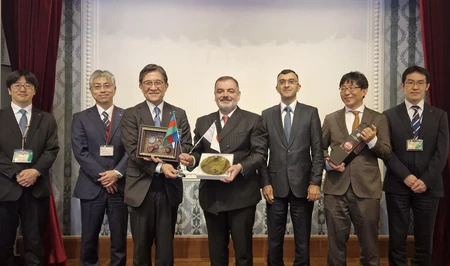Посол Азербайджана пригласил японского мэра Киото на WUF13 в Баку