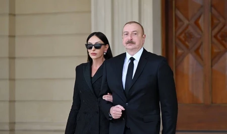 Кадры с церемонии встречи Ильхама Алиева и Мехрибан Алиевой в Бухаре