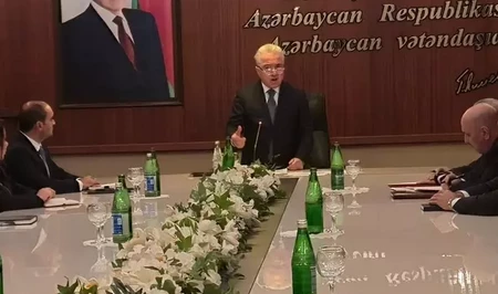 Эльхан Ибрагимов представлен коллективу ИВ Насиминского района