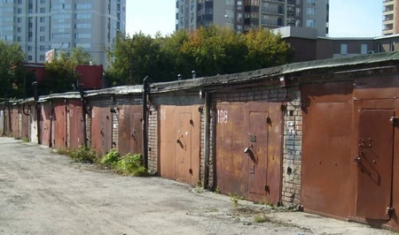 В Баку цены на гаражи сравнялись со стоимостью квартир: эксперт назвал причины роста