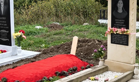 Погибшую после падения из окна школы в Баку девочку похоронили в Сальяне