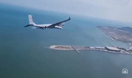 Турецкий дрон Bayraktar Akıncı украсил небо Баку на военном параде