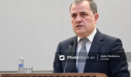 Джейхун Байрамов провел встречу с коллегой из ОАЭ