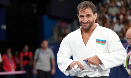 Хидаят Гейдаров стартовал с победы на чемпионате мира в Баку