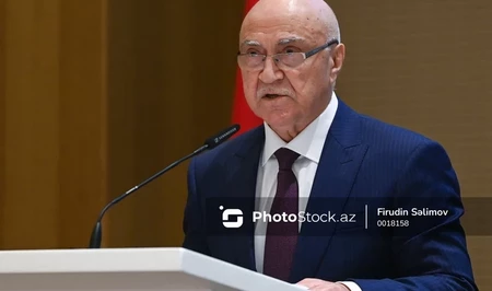 Валех Алескеров награжден орденом «Шараф»