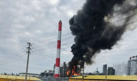 В России дроны атаковали нефтеперерабатывающий завод
