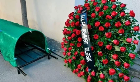 В Азербайджане скончался поэт
