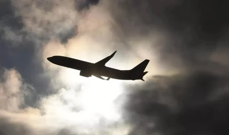 Пассажирский Airbus подал сигнал бедствия над Тихим океаном