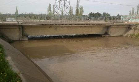 В Хачмазском районе повышение уровня воды в канале вызвало беспокойство жителей