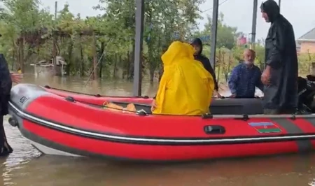 Наводнение в астаринском селе: уровень воды достиг 1 метра, на месте работают спасатели