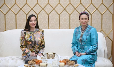 Лейла Алиева прибыла с визитом в Туркменистан