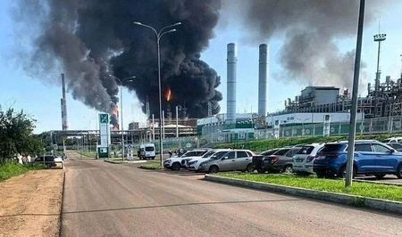 Два российских нефтеперерабатывающих завода прекратили работу из-за атак беспилотников Украины
