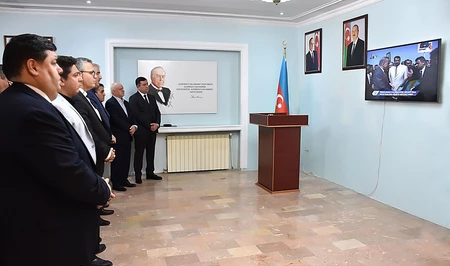 В Генконсульстве Азербайджана в Тебризе почтили память Гейдара Алиева