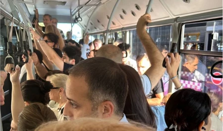 В Баку пассажирка потеряла сознание в автобусе из-за неработающего кондиционера