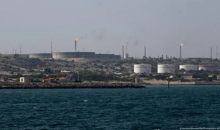 WSJ: Удары США по острову Харк затронули военные объекты, но не нефтяную инфраструктуру
