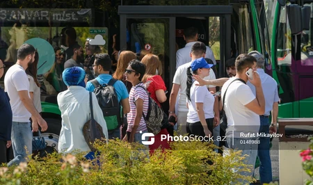 Студенты столкнулись с транспортными трудностями после изменений в работе бакинского метро