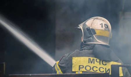 В РФ после атаки беспилотников произошел пожар на складе одной из торговой сети