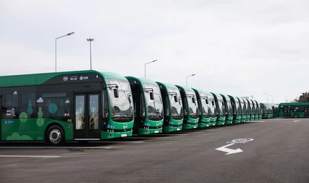 Еще семь автобусных маршрутов в Баку полностью переведены на электротягу
