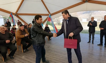 В ходжалинское село Ханабад прибыла первая группа переселенцев, им вручены ключи от домов