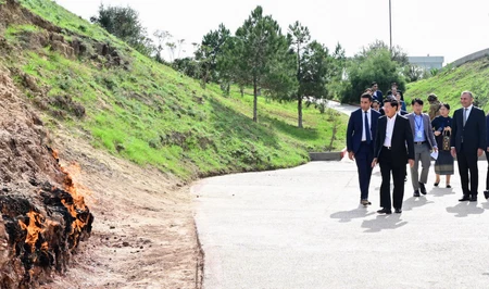 Президент Лаоса Тхонглун Сисулит посетил заповедник «Янардаг» в Азербайджане