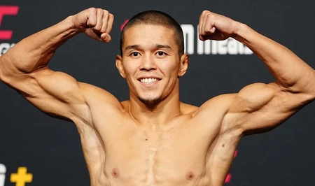 В Баку проходит турнир UFC Fight Night: Асу Алмабаев одолел Чарльза Джонсона