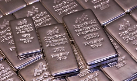 AzerGold впервые представил серебряные слитки на местном рынке