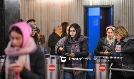 В метро Баку теперь можно оплатить проезд иностранными банковскими картами