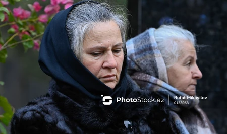 «Она не сказала, что у неё будет рейс»: мать Хёкумы Алиевой о последнем разговоре с дочерью