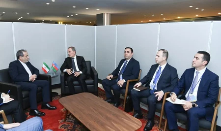 МИД Азербайджана раскрыл подробности встречи Байрамова и Арагчи