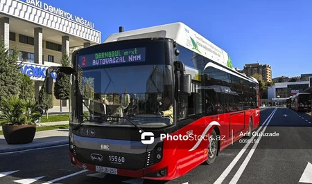 Кондиционеры в бакинских автобусах: почему пассажиры продолжают страдать от жары?