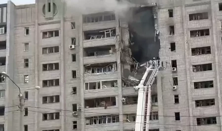 При ударе по жилому дому в Харькове погибли двое, еще 12 пострадали