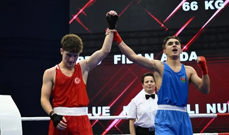 Азербайджанские боксеры прошли в финал чемпионата Европы