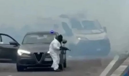 В Италии вооружённые грабители подорвали инкассаторский фургон на трассе