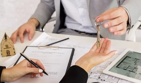 Скандал с двойной продажей квартир: житель Баку годами не может заселиться в свой дом