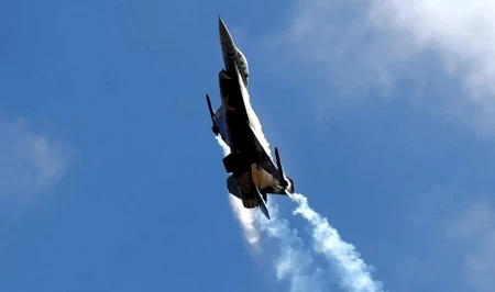Американский F-16 перехватил самолет над резиденцией Трампа