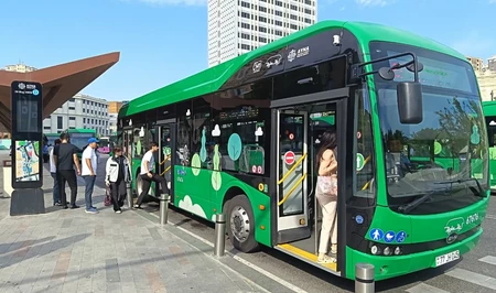 На экспресс-маршруте M2 в Баку установили дополнительные валидаторы