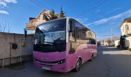 Транспортный коллапс в Сумгайыте: люди вынуждены ждать автобус по 40 минут