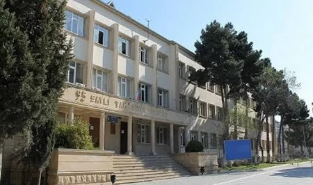 Антисанитария в бакинской школе: дети неделю не ходят на уроки