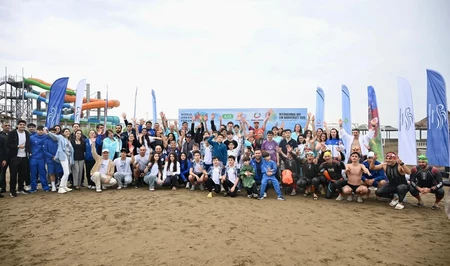 Около 100 человек приняли участие в морском заплыве в Sea Breeze Resort