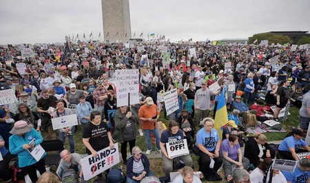 В США начались крупные демонстрации против политики Трампа