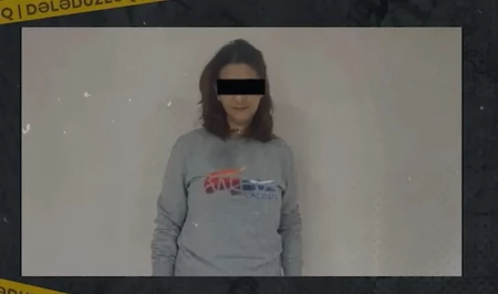 Жительница Агсу задержана по подозрению в онлайн-мошенничестве