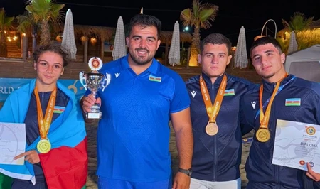Азербайджанские борцы выиграли две золотые медали на чемпионате мира в Греции