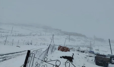 В Хыналыге выпал первый снег сезона