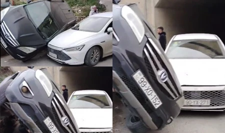 В Баку неправильный маневр водителя стал причиной аварии