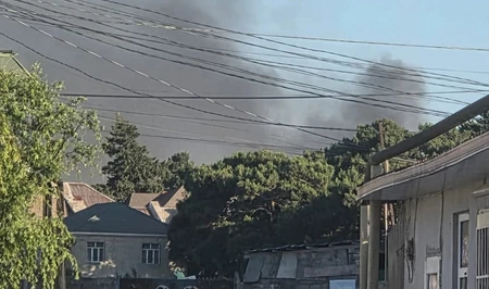 В одном из районов Баку начался крупный пожар