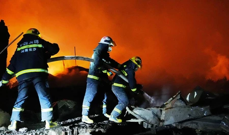 Сильный взрыв на заводе в Китае: число погибших возросло до 26