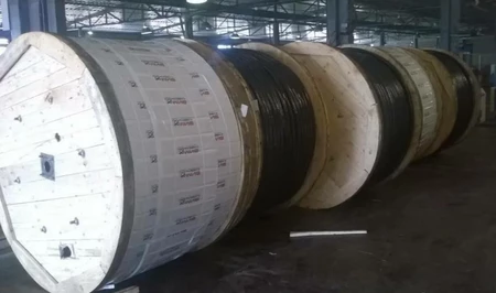 Три партии энергетической помощи: Азербайджан передал Украине 36,55 тонны кабеля