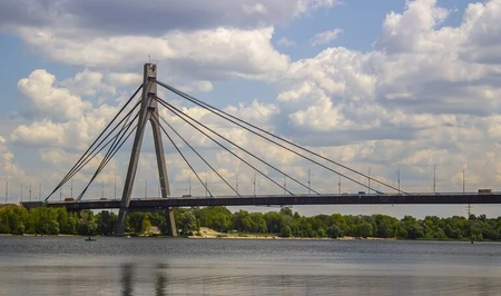 В Киеве поврежден Северный мост в результате удара БПЛА