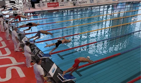 Азербайджанский пловец вышел в финал чемпионата Европы U-18