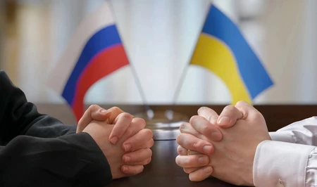 Зеленский заявил о готовности к встрече с Путиным при участии Трампа и Макрона